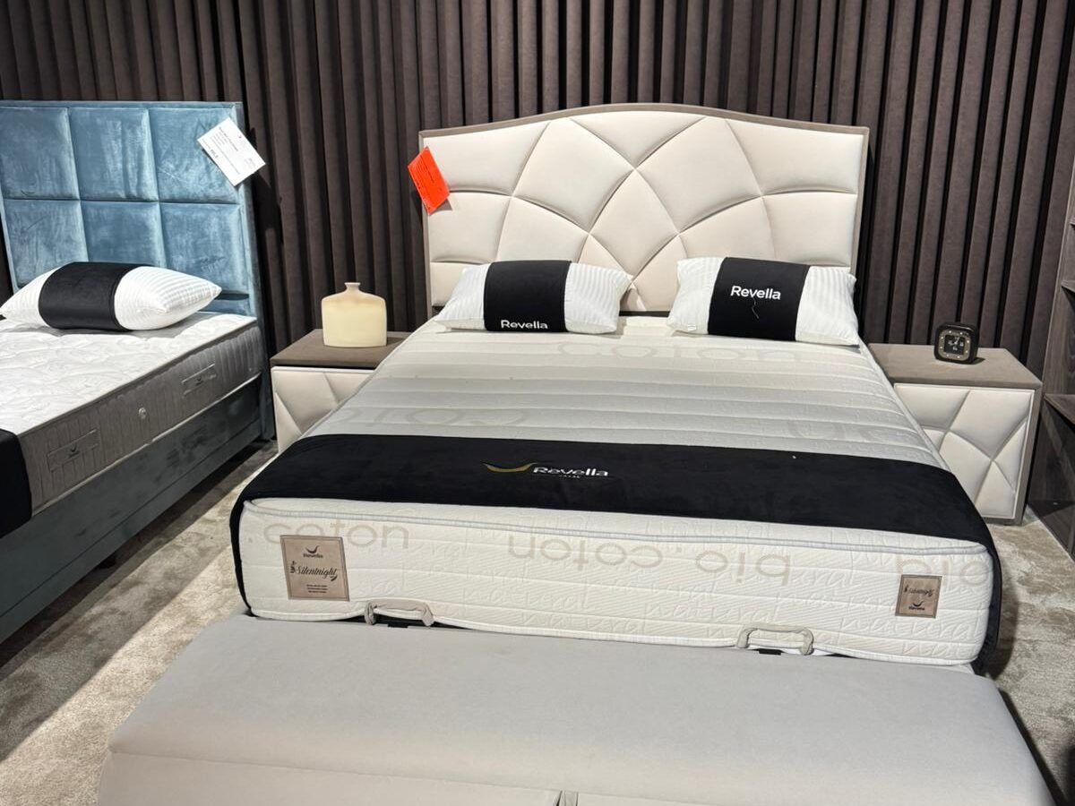 New Form Boxspringbett Set, 2x Nachtkommode,